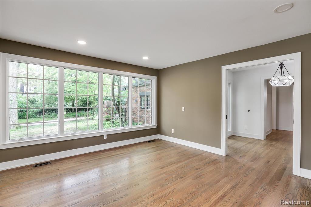 815 Rivenoak Street Birmingham, MI 48009 - Photo 22 of 57