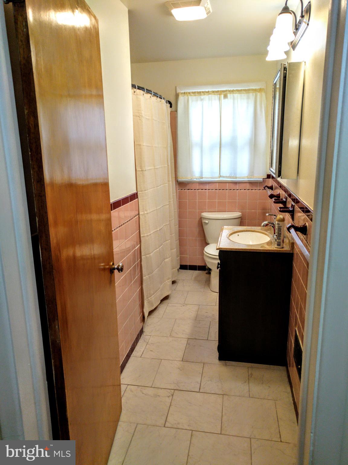 1711 Reservoir Road Reading, PA 19604 - Photo 9 of 31 Main Floor Bathroom
