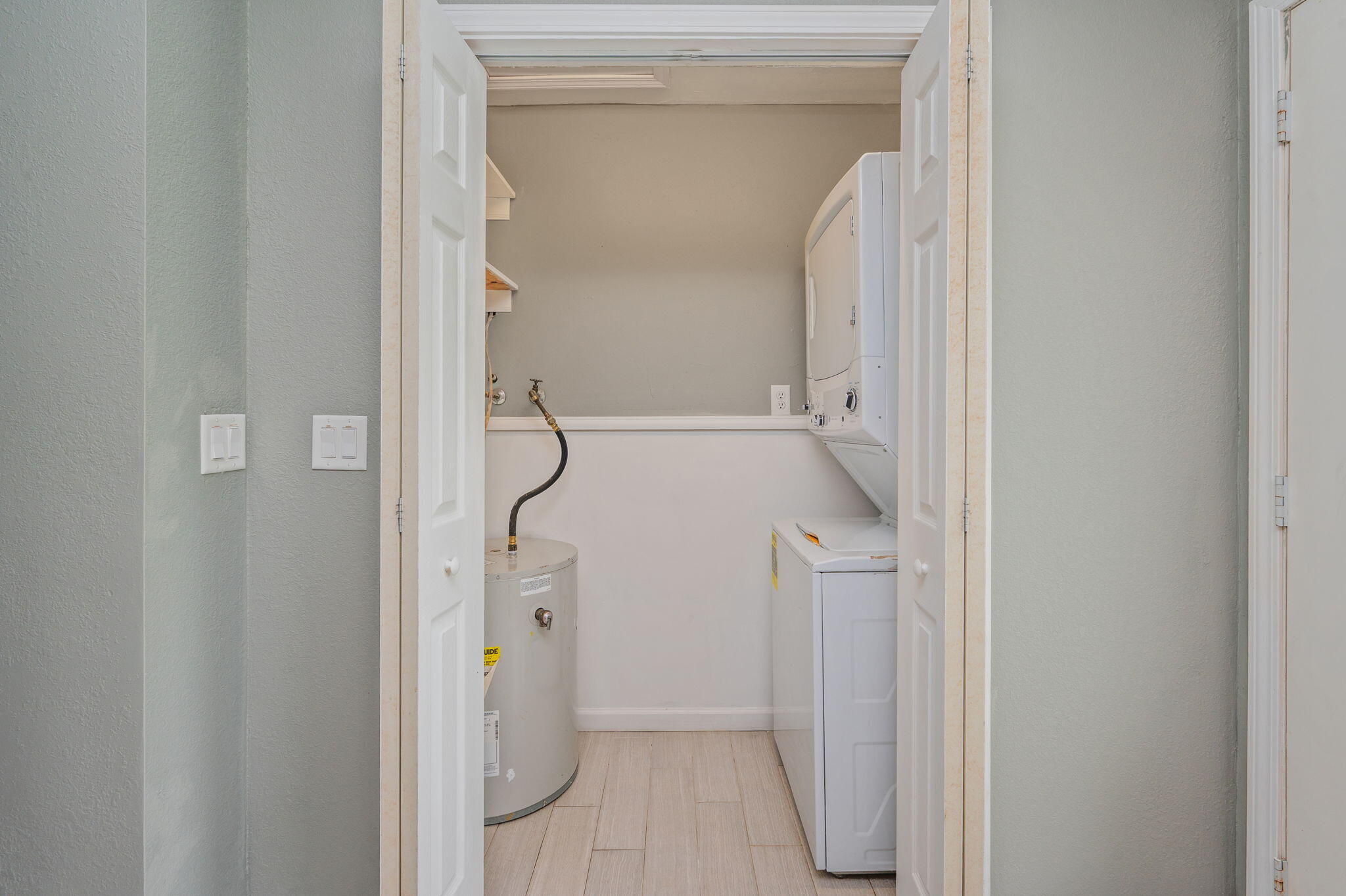 91 North Street DeFuniak Springs, FL 32433 - Photo 34 of 55 a bathroom with a tub and a shower