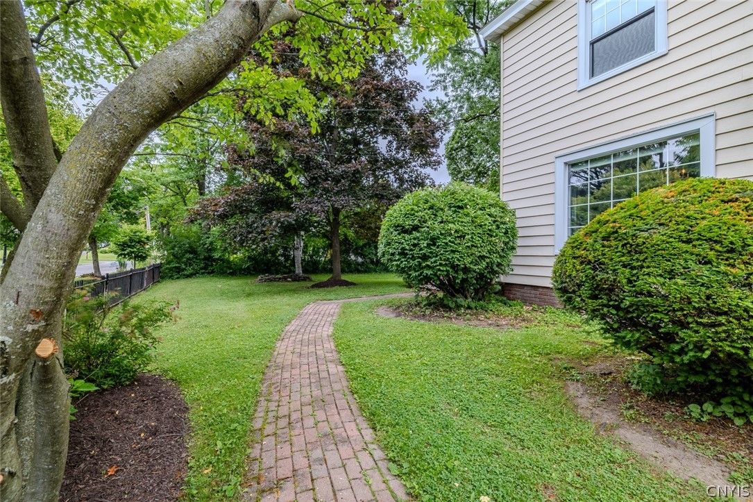 216 Hampton Road Syracuse, NY 13203 - Photo 34 of 40