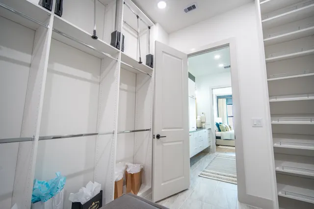 $689,999 | 1720 Sedola Lane, Houston, TX 77055