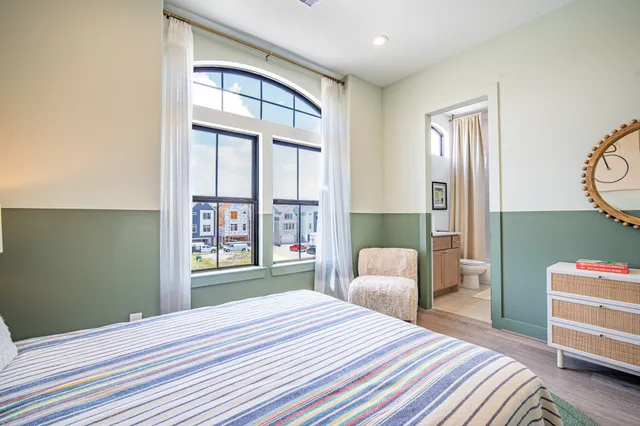 $689,999 | 1720 Sedola Lane, Houston, TX 77055