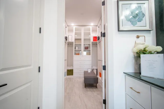 $689,999 | 1720 Sedola Lane, Houston, TX 77055