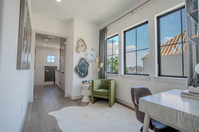 $689,999 | 1720 Sedola Lane, Houston, TX 77055