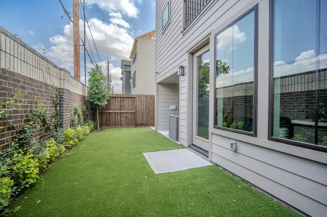 $689,999 | 1720 Sedola Lane, Houston, TX 77055