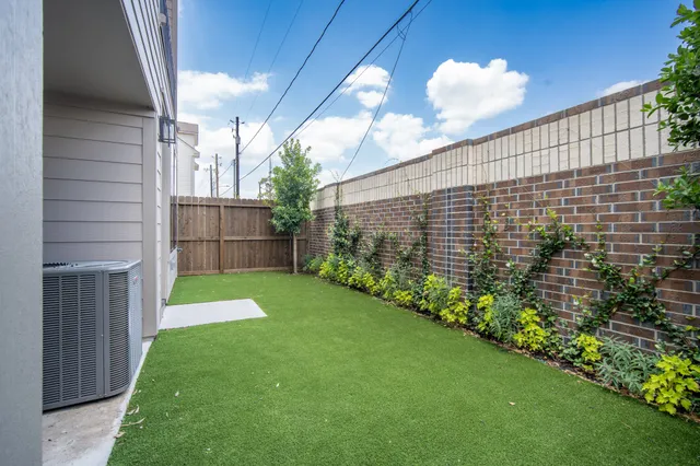 $689,999 | 1720 Sedola Lane, Houston, TX 77055