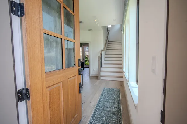 $689,999 | 1720 Sedola Lane, Houston, TX 77055