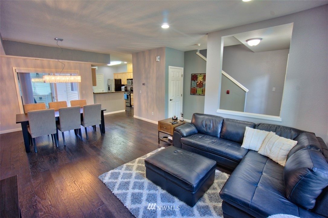 18911 108th Lane Southeast Renton, WA 98055 - Photo 3 of 14