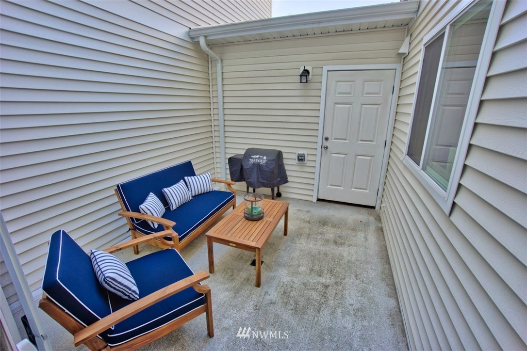 18911 108th Lane Southeast Renton, WA 98055 - Photo 4 of 14