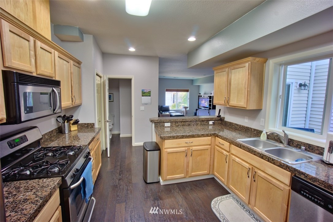 18911 108th Lane Southeast Renton, WA 98055 - Photo 6 of 14