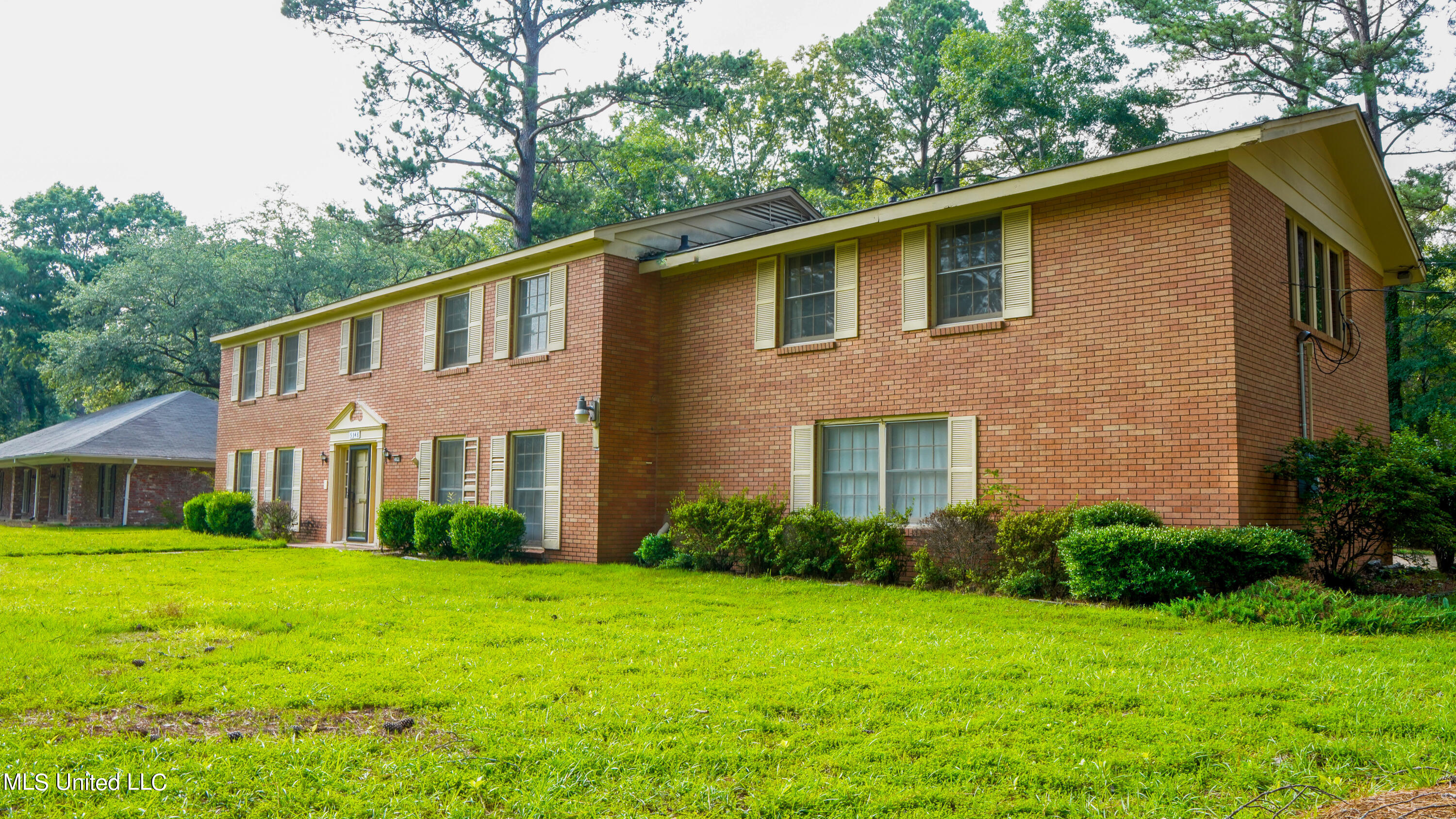 5348 Briarfield Road Jackson, MS 39211 - Photo 3 of 54 A7400619-HDR-2
