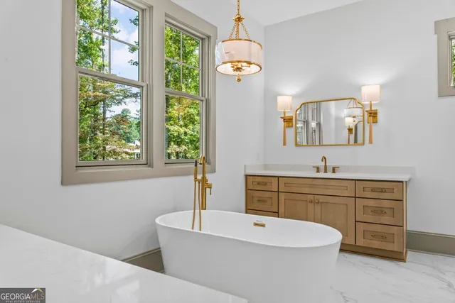 $2,700,000 | 1281 Snug Harbor Drive, Greensboro, GA 30642