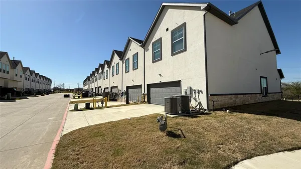 $2,625 | 217 Mule Deer Mews, Little Elm, TX 75068