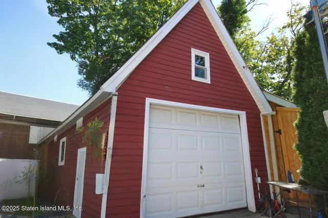 $850,000 | 233 Fisher Avenue | Tottenville