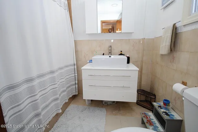 $850,000 | 233 Fisher Avenue | Tottenville