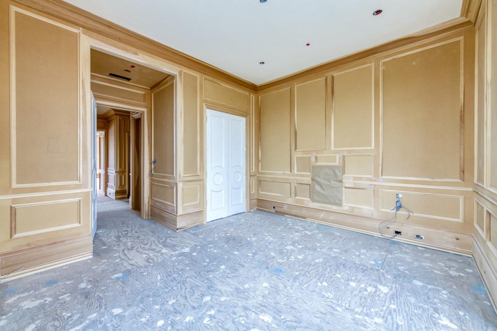 12685 Willow Bluff Clovis, CA 93619 - Photo 28 of 70 Guest Suite 1...main floor