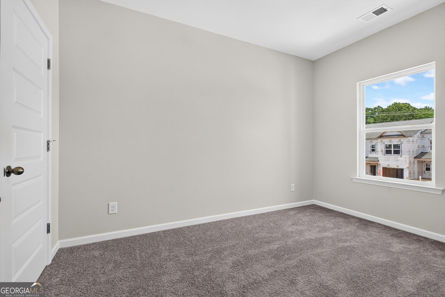 155 Oconee Road, Unit 252 Cartersville, GA 30120 - Photo 31 of 39 an empty room with a window