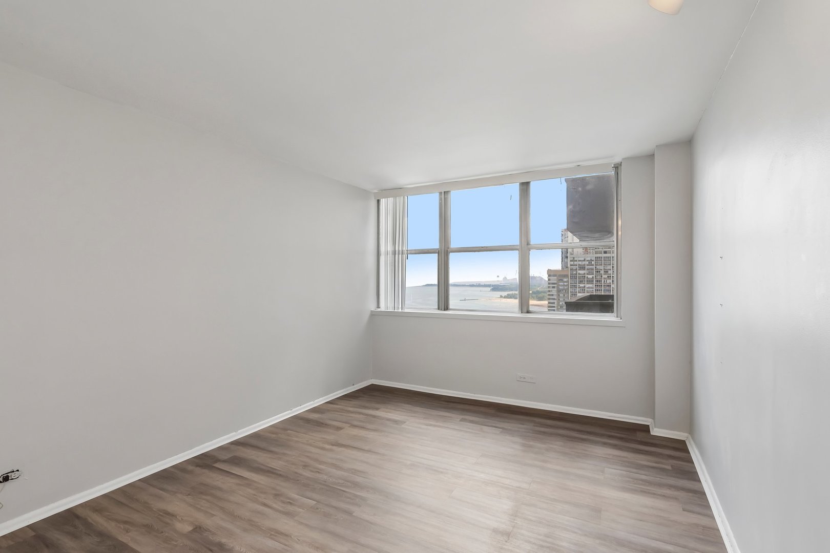 6301 North Sheridan Road, Unit 24E Chicago, IL 60660 - Photo 11 of 21