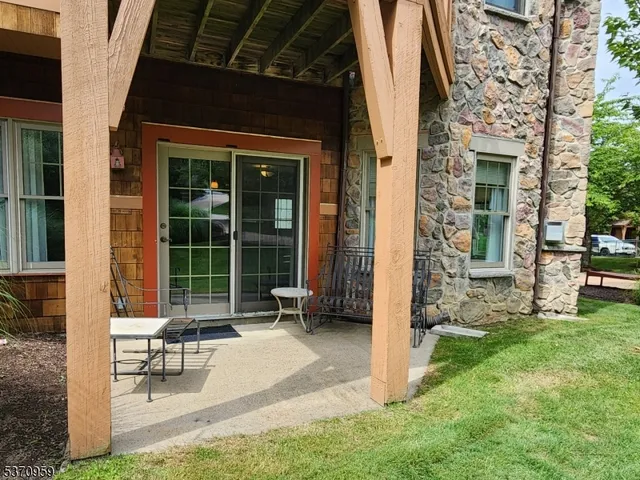 $424,900 | 4-21 Maple Crescent, Unit 11, Vernon, NJ 07462