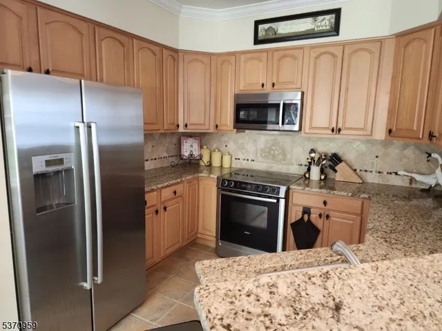 $424,900 | 4-21 Maple Crescent, Unit 11, Vernon, NJ 07462