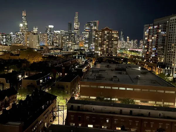 $2,100 | 320 East 21st Street, Unit 816, Chicago, IL 60616