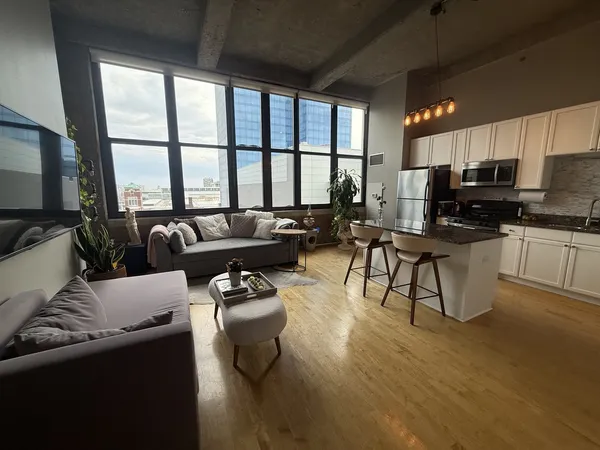 $2,100 | 320 East 21st Street, Unit 816, Chicago, IL 60616