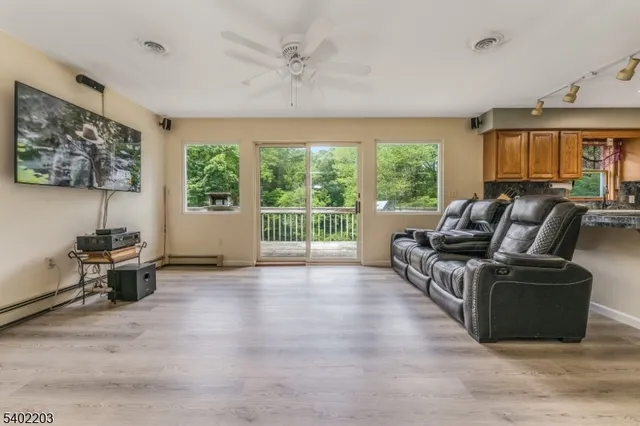 $879,000 | 20 South Polktown Road, Hampton, NJ 08827