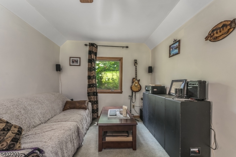20 South Polktown Road Hampton, NJ 08827 - Photo 7 of 44 a living room with furniture and a window