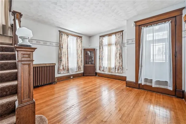 $105,000 | 362 South Oakland Avenue, Sharon, PA 16146