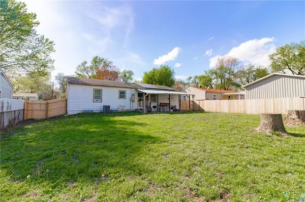 $309,000 | 1211 North Cedarcrest Drive, Independence, MO 64056