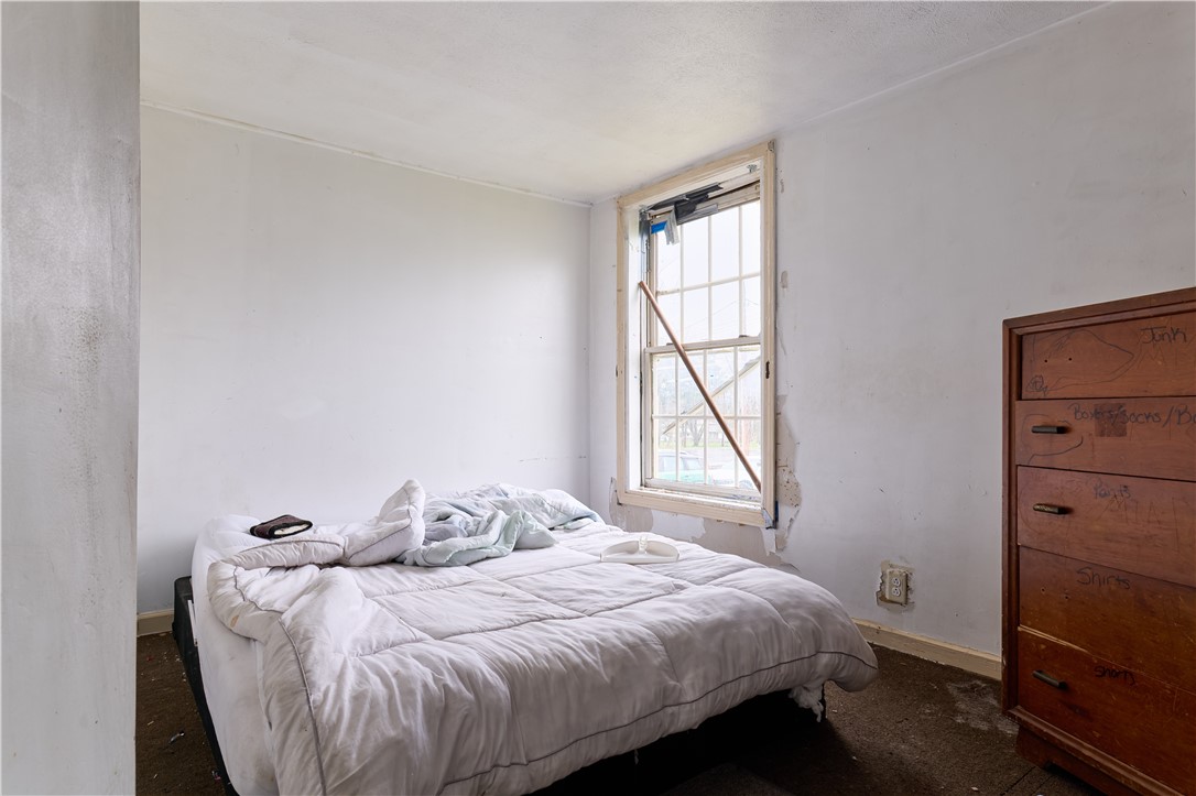 598 Ridge Road, Unit 2 Webster, NY 14580 - Photo 13 of 32 Main Floor 2 Bedroom Primary