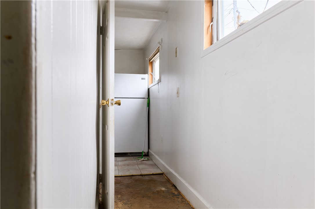 598 Ridge Road, Unit 2 Webster, NY 14580 - Photo 15 of 32 Main Floor 2 Bedroom Hallway