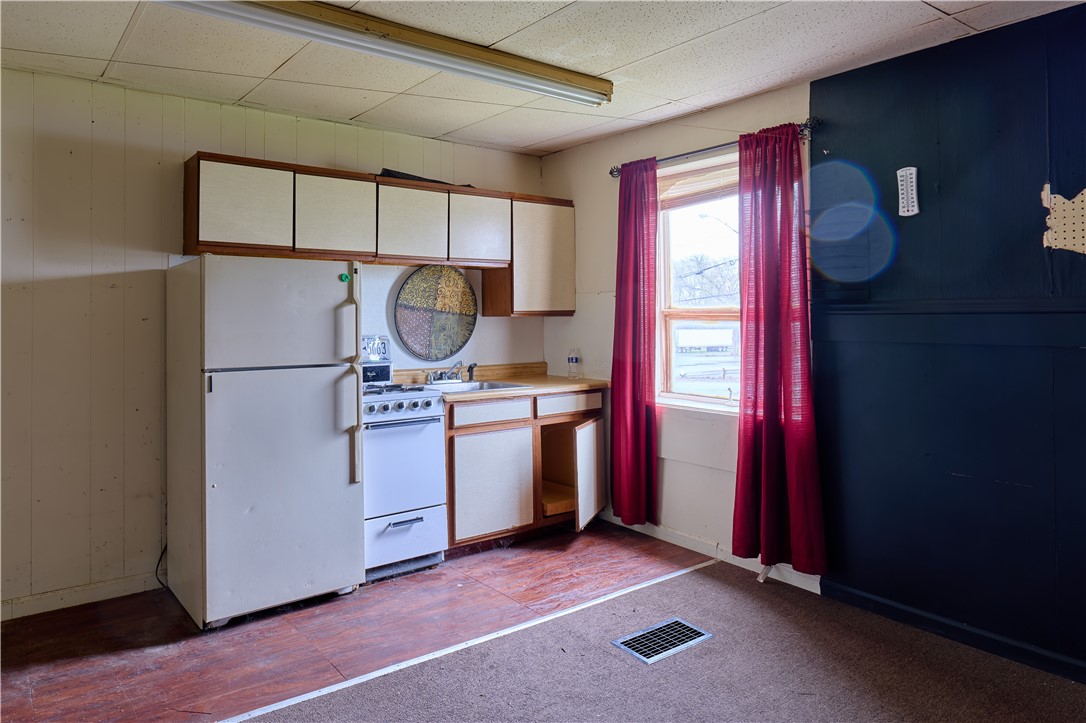 598 Ridge Road, Unit 2 Webster, NY 14580 - Photo 8 of 32 Main Floor studio