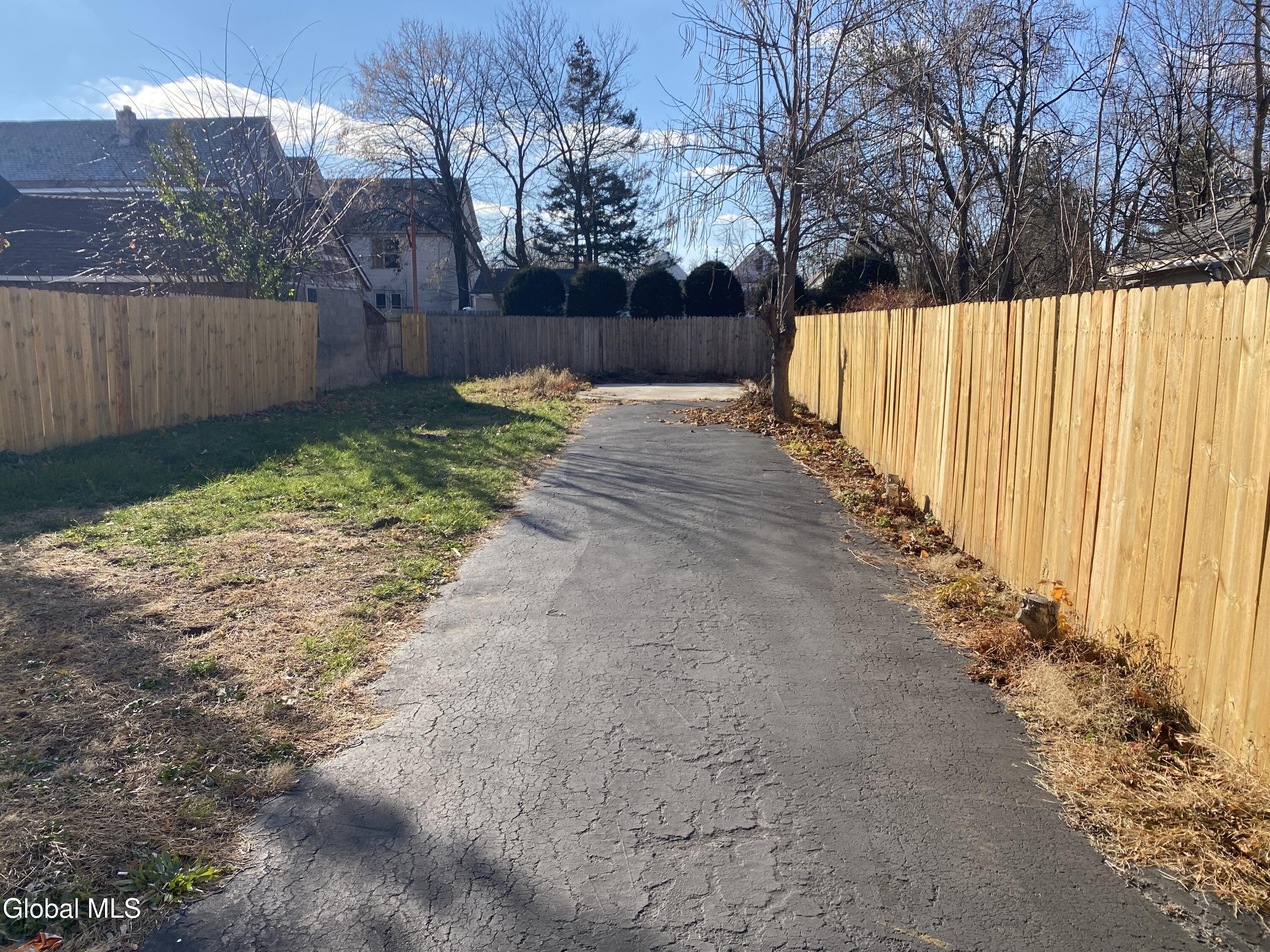 1084 Webster Street Schenectady, NY 12303 - Photo 8 of 28 IMG_3662