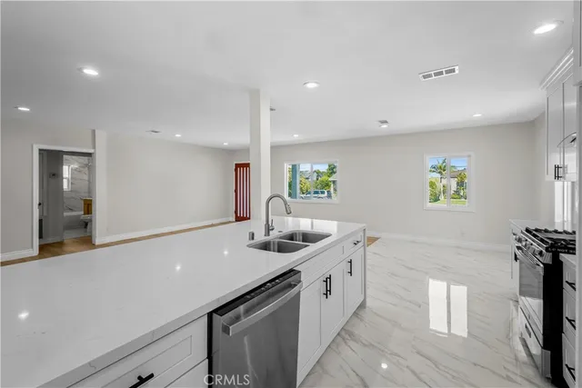 $1,175,000 | 4251 Gundry Avenue, Long Beach, CA 90807