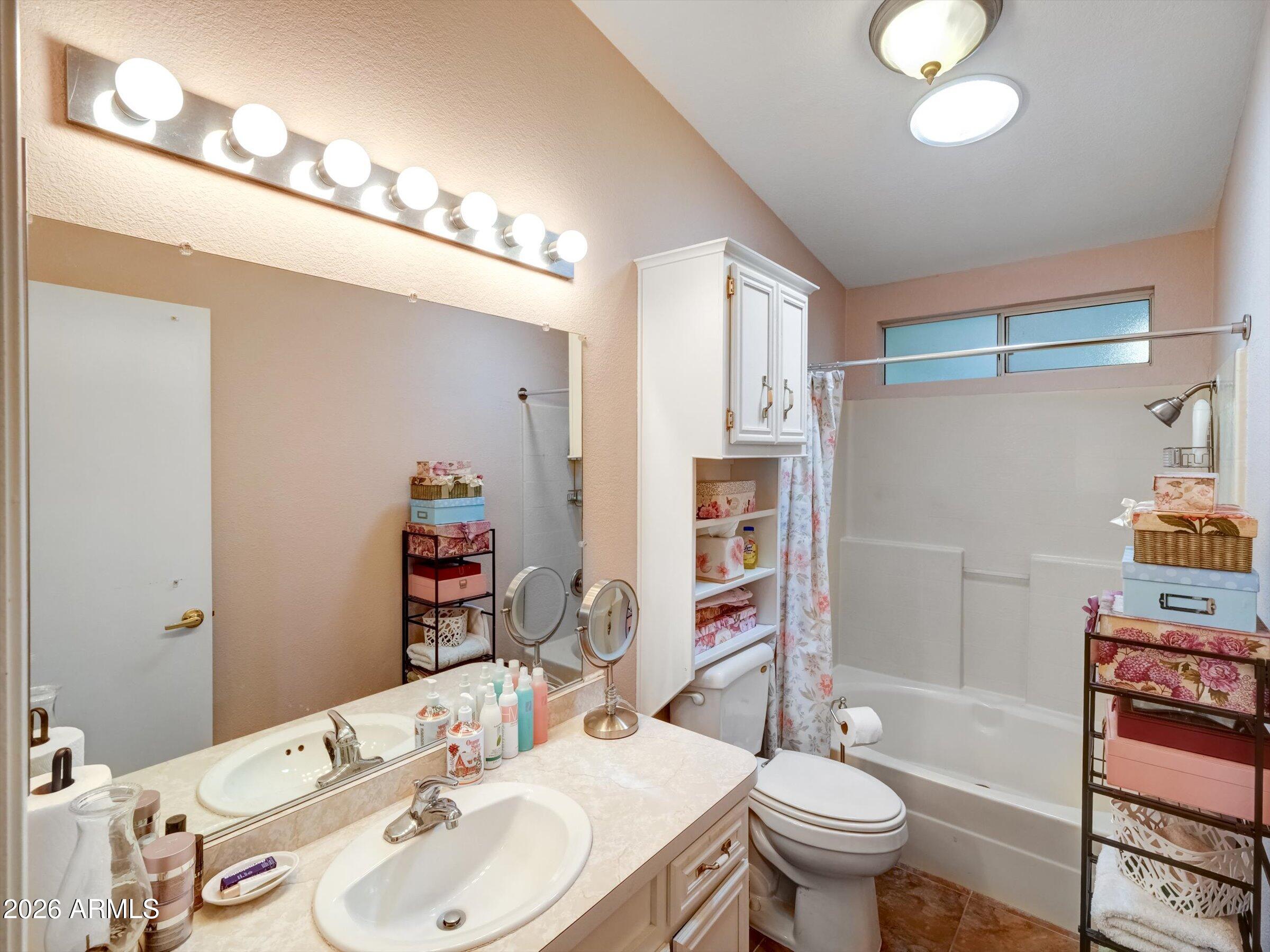 3901 East Pinnacle Peak Road, Unit 250 Phoenix, AZ 85050 - Photo 12 of 24 Primary bathroom