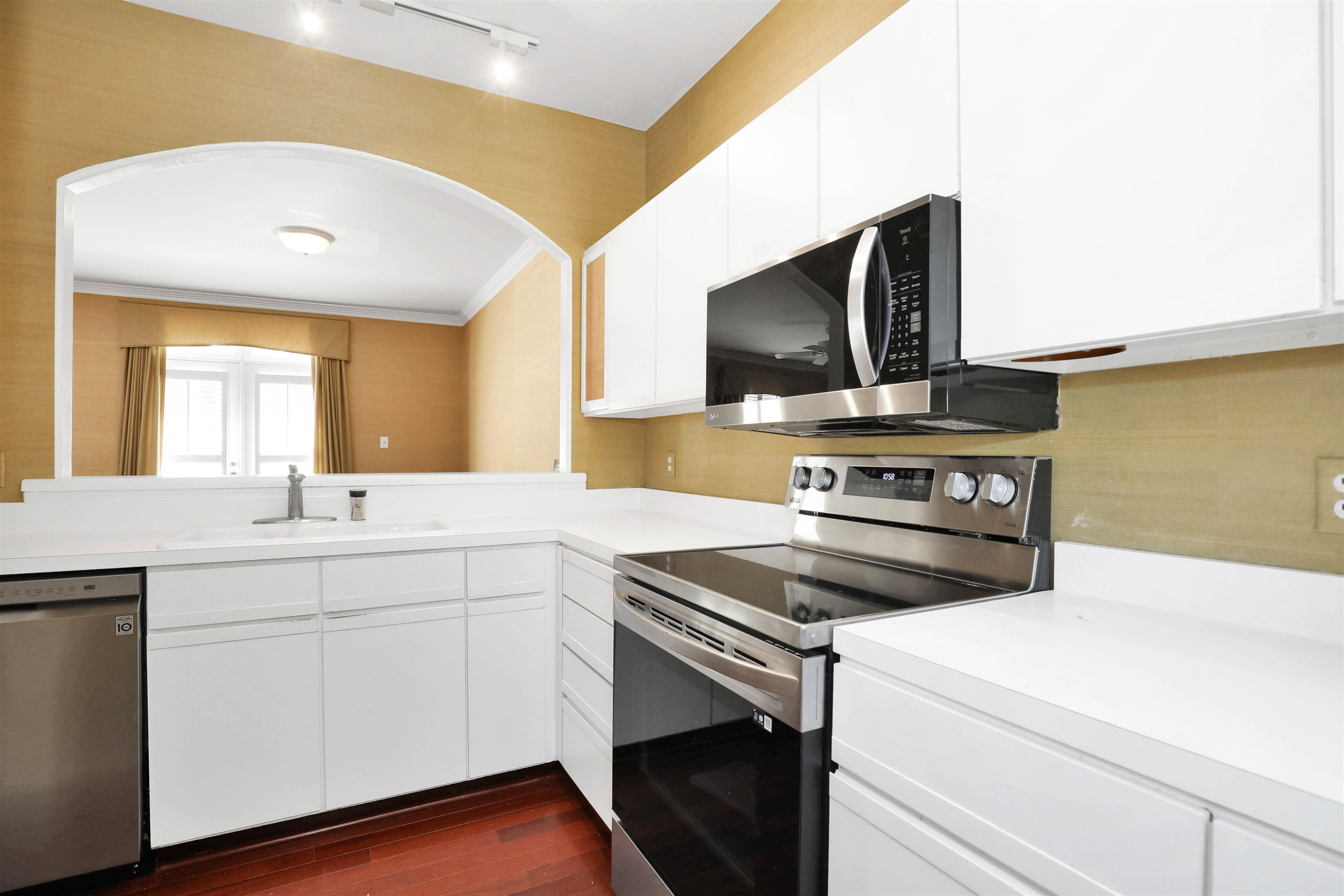 1054 Washington Street, Unit 101 Raleigh, NC 27605 - Photo 11 of 36 Photo 11
