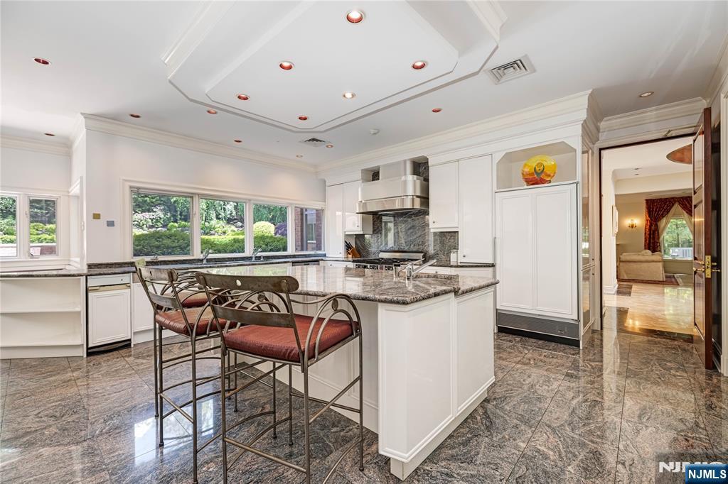 67 Adams Drive Cresskill, NJ 07626 - Photo 16 of 48