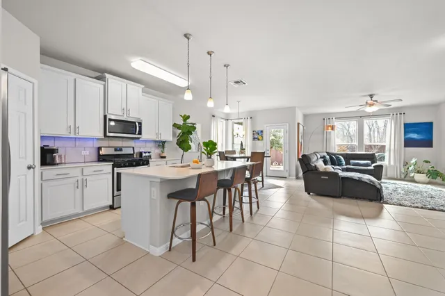 $550,000 | 13536 Larrys Lane, Manchaca, TX 78652