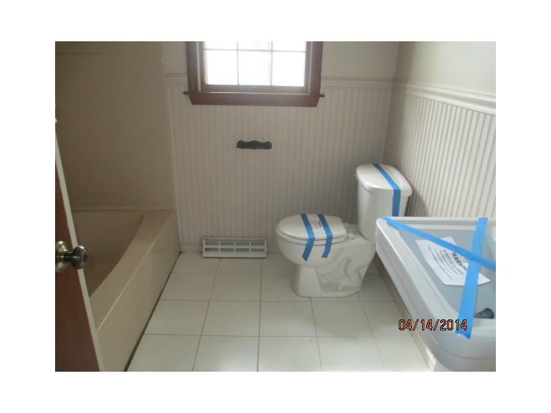 4 Columbia Road Narragansett, RI 02874 - Photo 8 of 13 Bathroom.