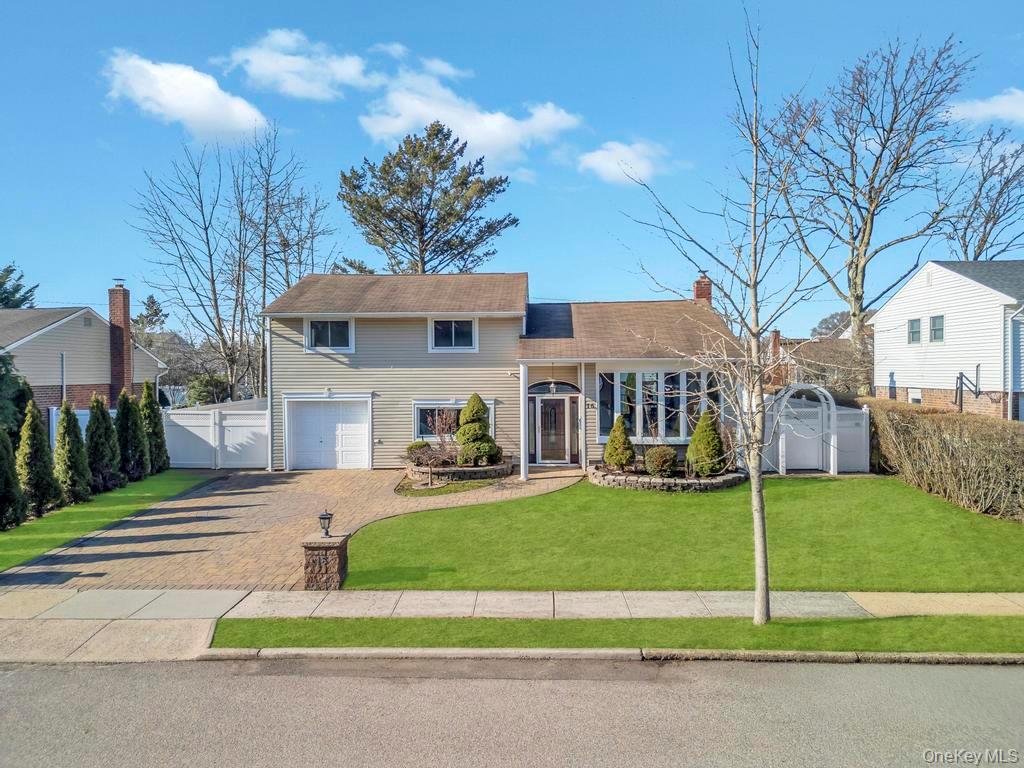 16 Phipps Lane Plainview, NY 11803 - Photo 24 of 26