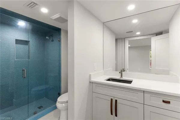 $899,900 | 2850 Gulf Shore Boulevard North, Unit 106, Naples, FL 34103