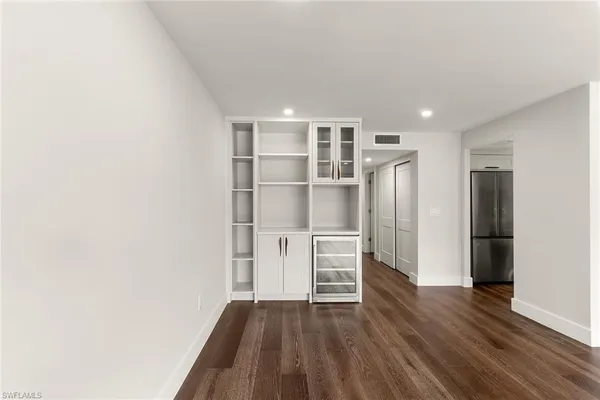 $899,900 | 2850 Gulf Shore Boulevard North, Unit 106, Naples, FL 34103