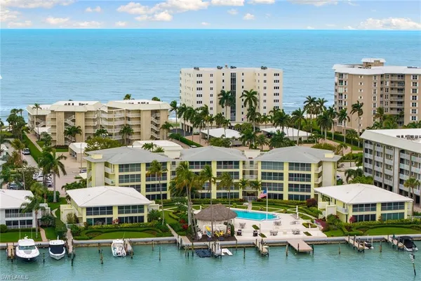 $899,900 | 2850 Gulf Shore Boulevard North, Unit 106, Naples, FL 34103