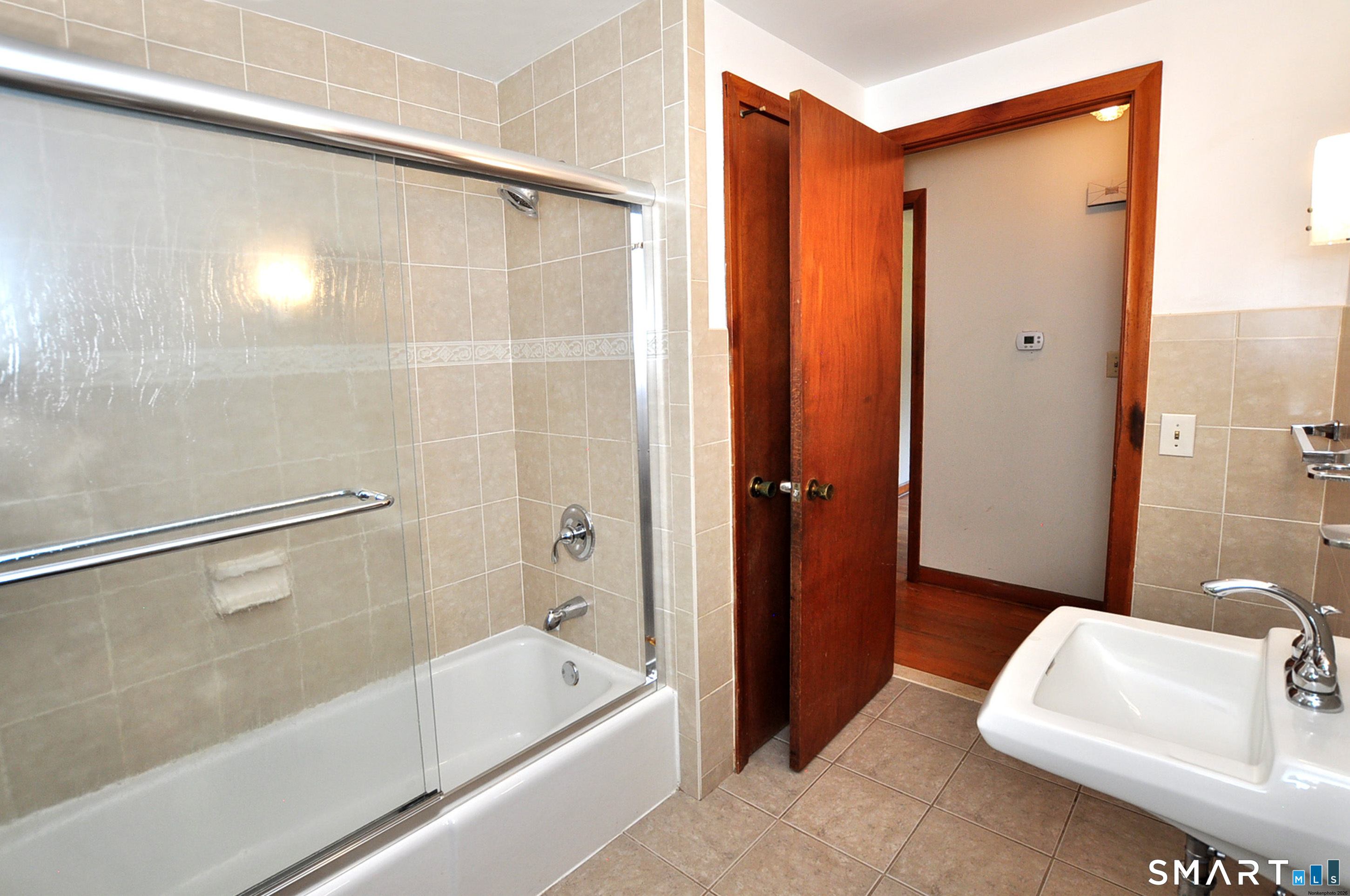 621 Kennedy Road Windsor, CT 06095 - Photo 19 of 28