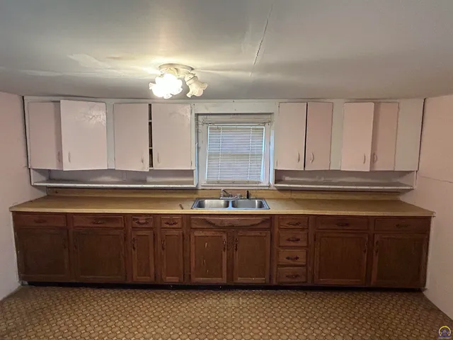 $39,000 | 202 Southeast Klein Street, Topeka, KS 66607