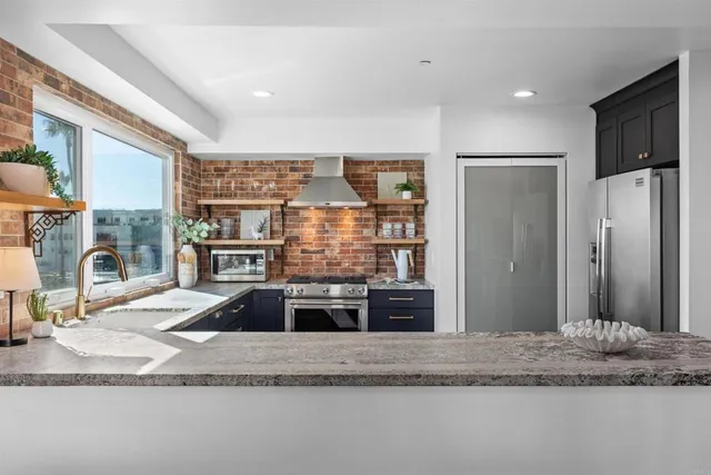 $1,230,000 | 401 North Coast Highway, Unit 301, Oceanside, CA 92054