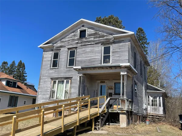 $64,900 | 436 East 1st Street, Glidden, WI 54527