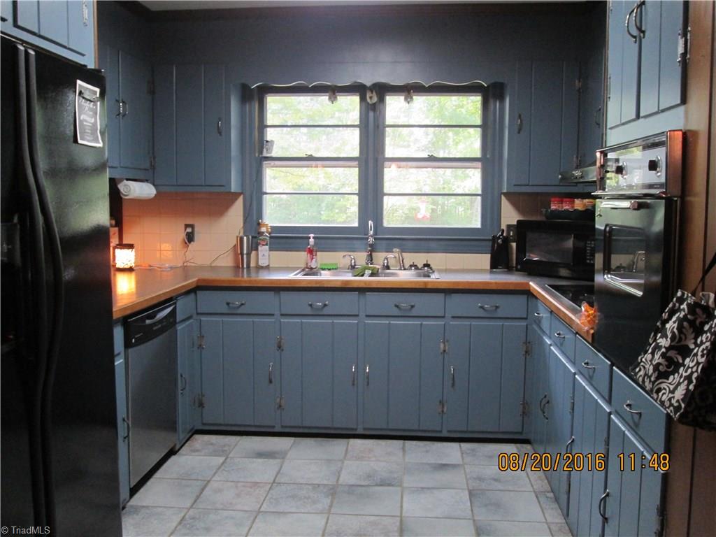 201 Lee Parks Road Lexington, NC 27292 - Photo 3 of 24 Gallery Image 3
