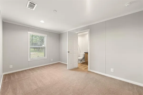 a view of empty room with window